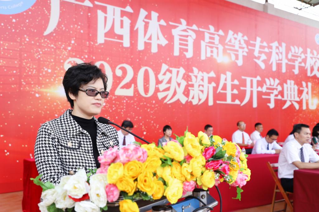 教师代表唐文江发言