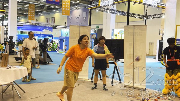 市民体验背篓绣球项目